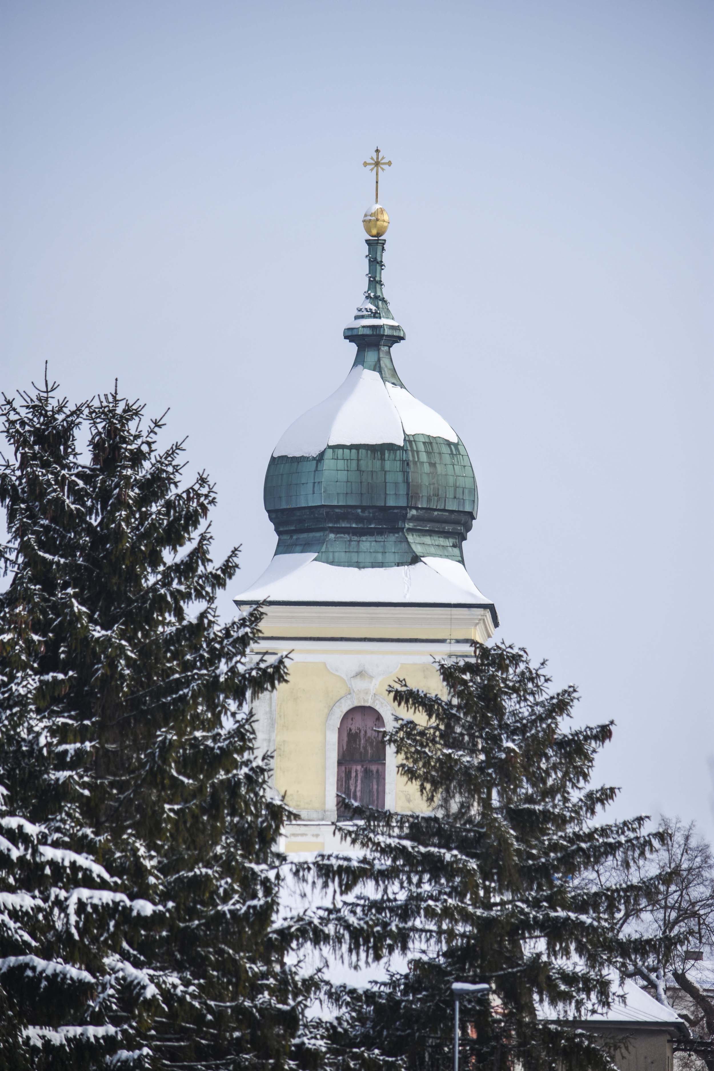 Pohled na kostel sv. Martina v Holicích