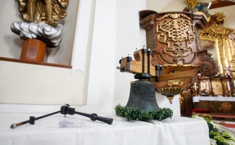 Umíráček a nové srdce při žehnání po opravě v roce 2021