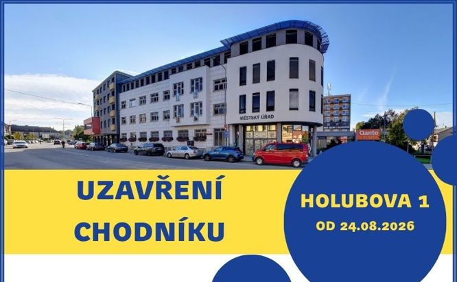 Uzavření chodníku u budovy městského úřadu