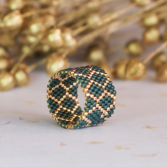 Model.Name: 2026 04 18 IC Prstýnek Z Korálků