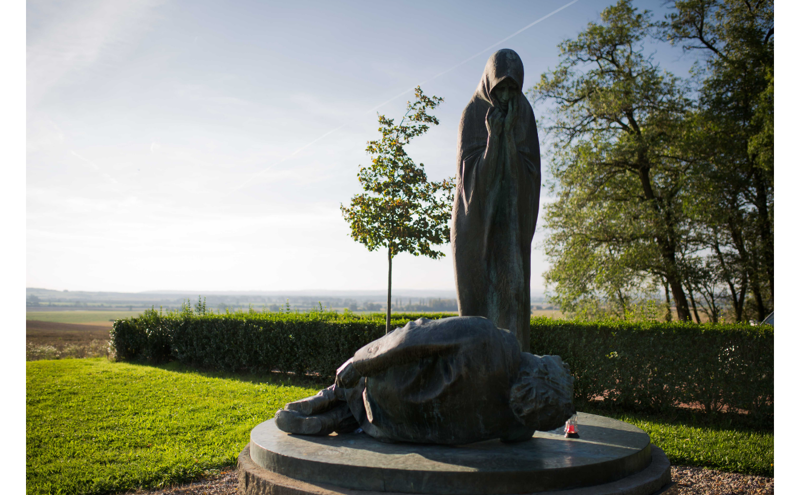 Zobrazit obrázek: Sousoší obětem války a odboje 1939–1945