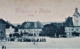 Severní strana holického náměstí